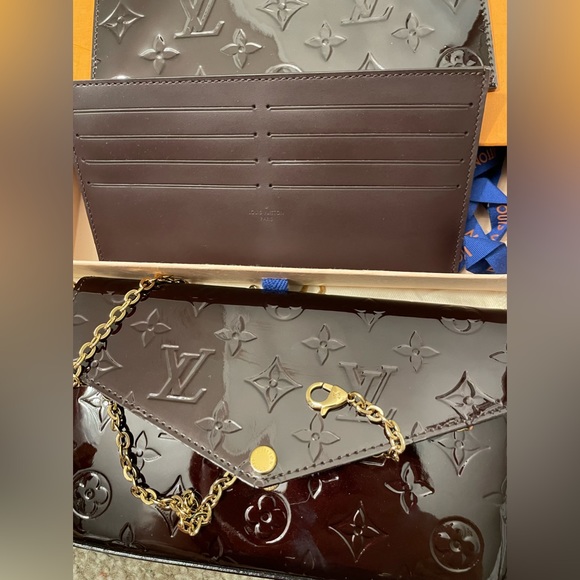 Louis Vuitton - Amarante Felicie Pochette - Embossed Monogram Vernis | Giftable! - Picture 9 of 12